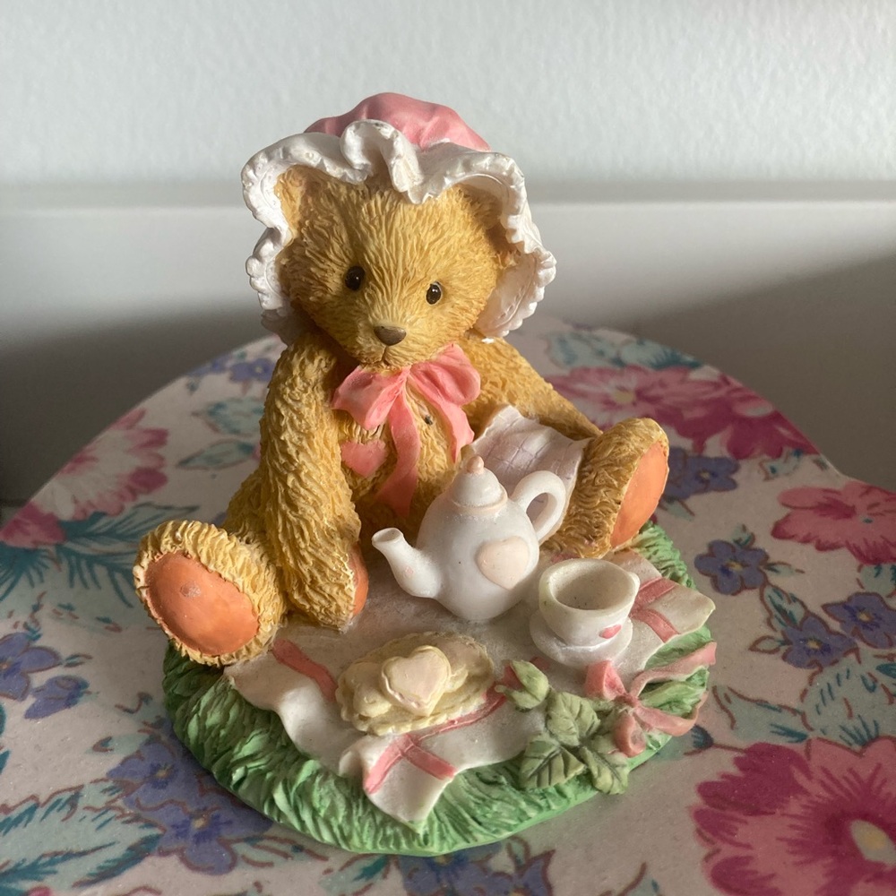 Cherished Teddies Marie Figurine Base